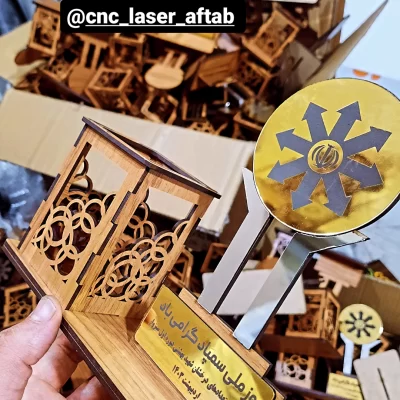 جامدادی همراه با لوگو و متن